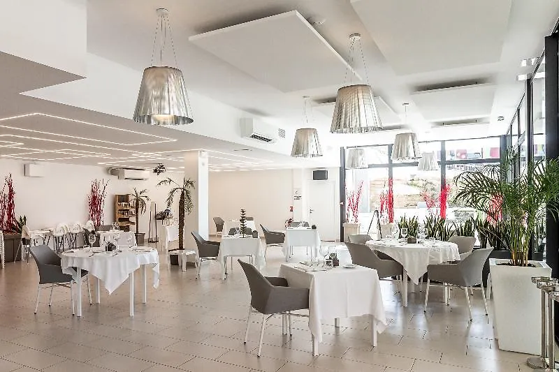 Best Western Premier Hotel Prince De Galles Menton 4*,